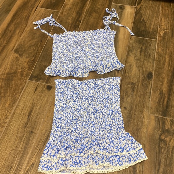 Lost & Wander Blue floral smocked set - Picture 2 of 4